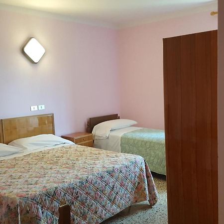 Albergo Ristorante Gualtieri Barberino di Mugello Room photo